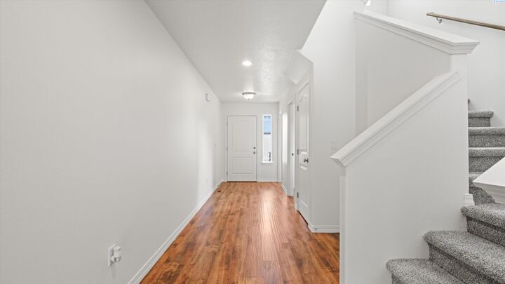 Property Photo:  1455 Azalea Ave  WA 99352 