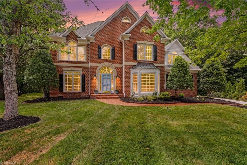 Property Photo:  3211 Timberoak Court  NC 27410 