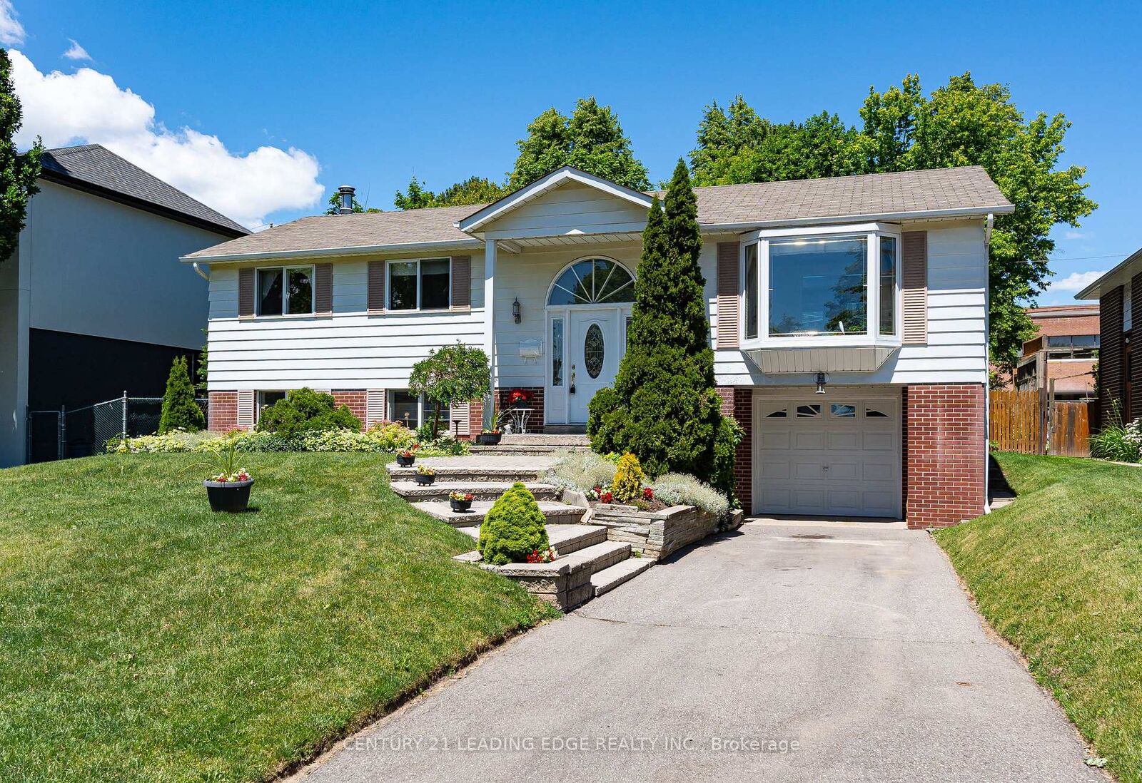 Property Photo:  94 Southdale Drive  ON L3P 1K2 