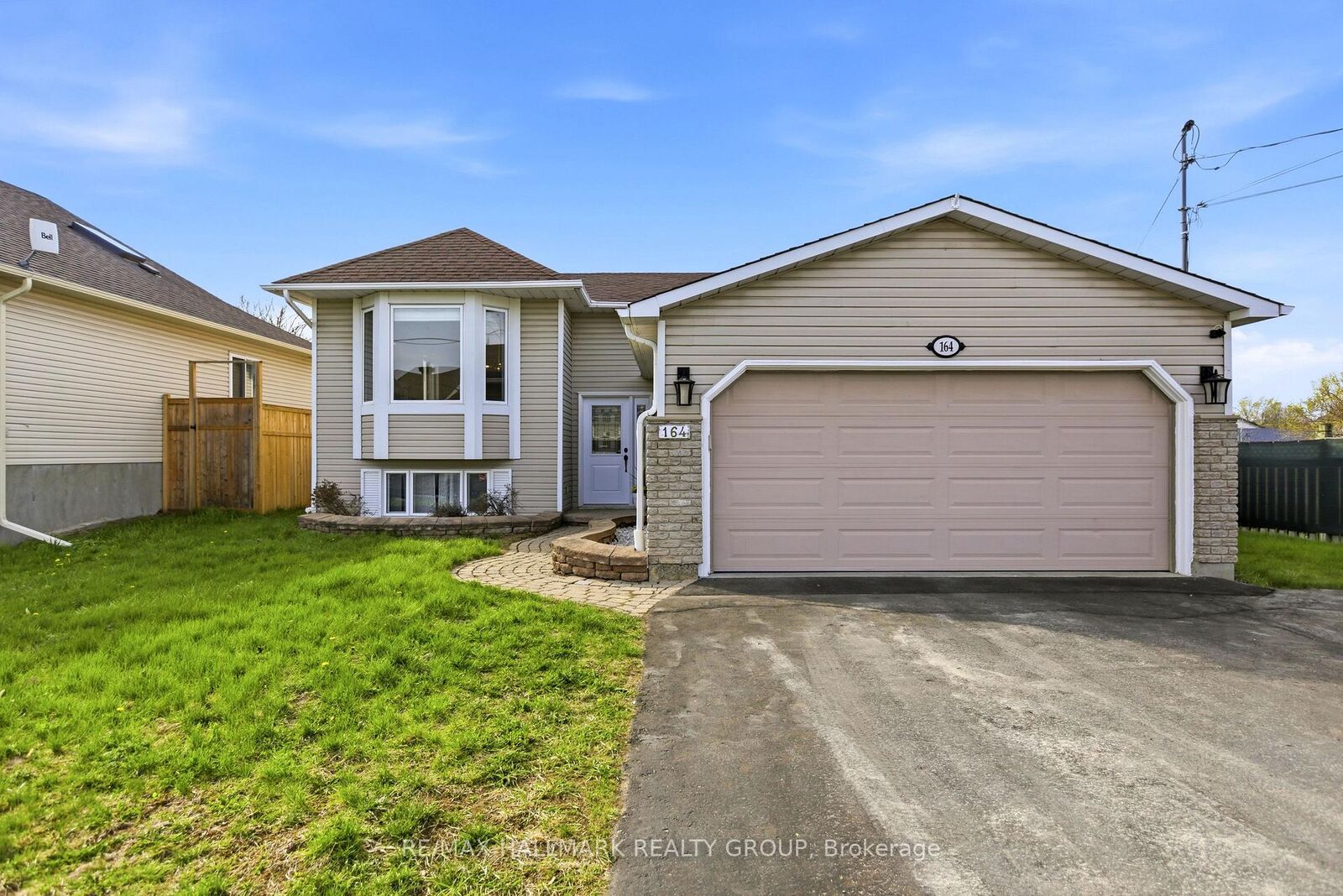 Property Photo:  164 Patterson Crescent  ON K7C 4P3 