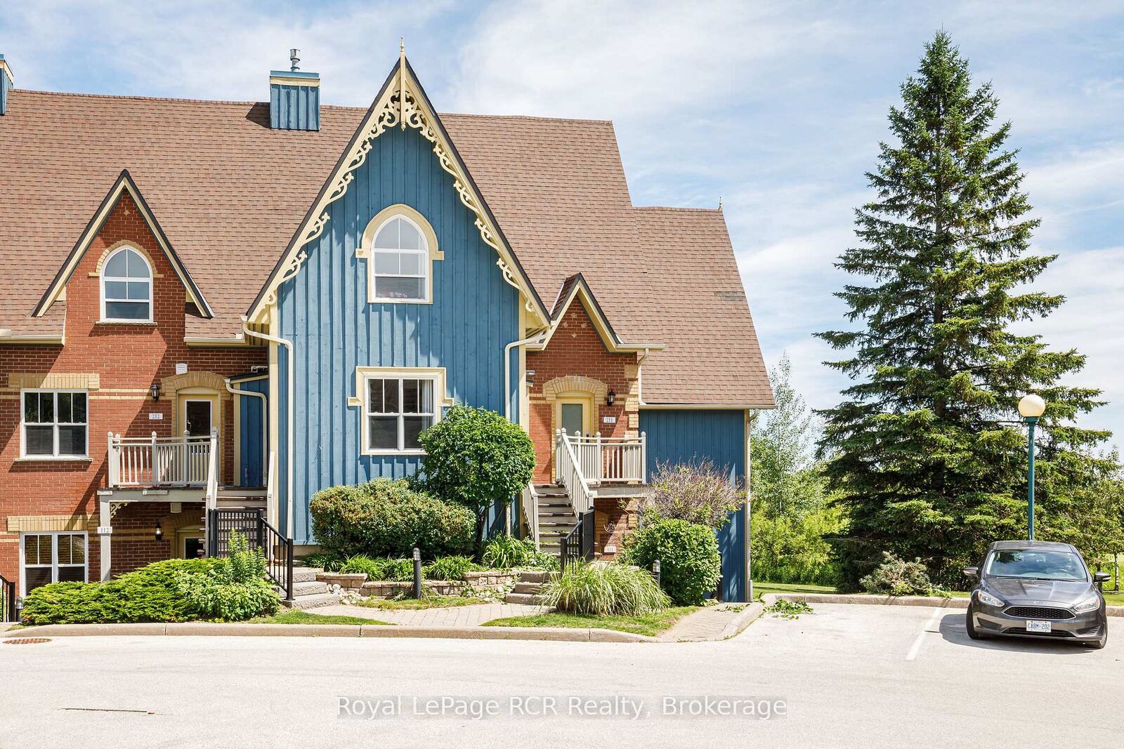 Property Photo: 184 Snowbridge Way 211 ON L9Y 0V1