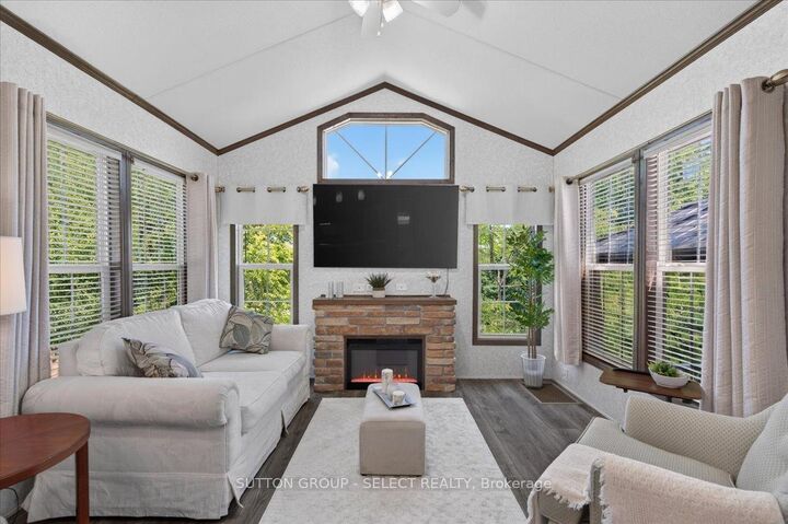 Photo de la propriété:  8685 Rock Glen Road 402  ON N0M 1B0 