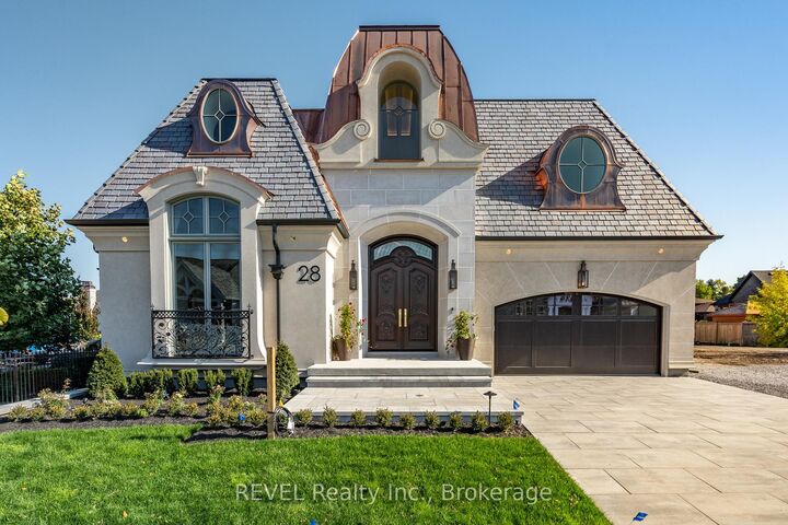 28 Cottage Street — photo 1