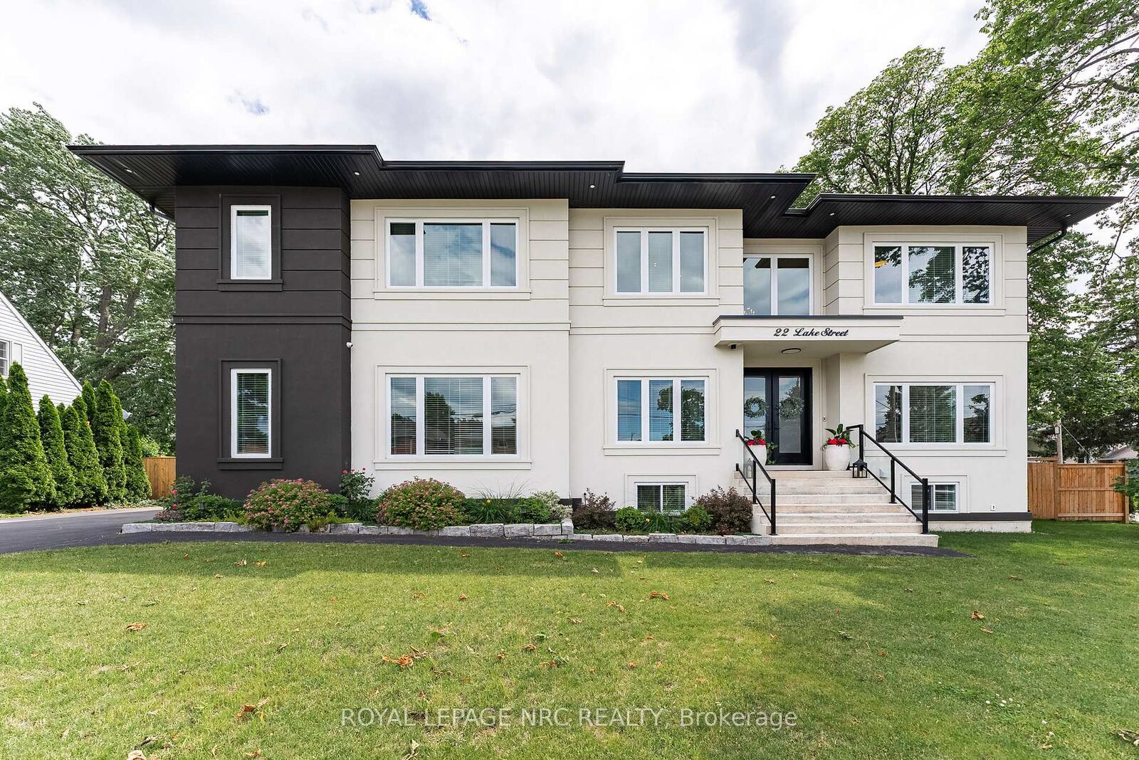 Property Photo: 22 Lake Street ON L3M 2G7