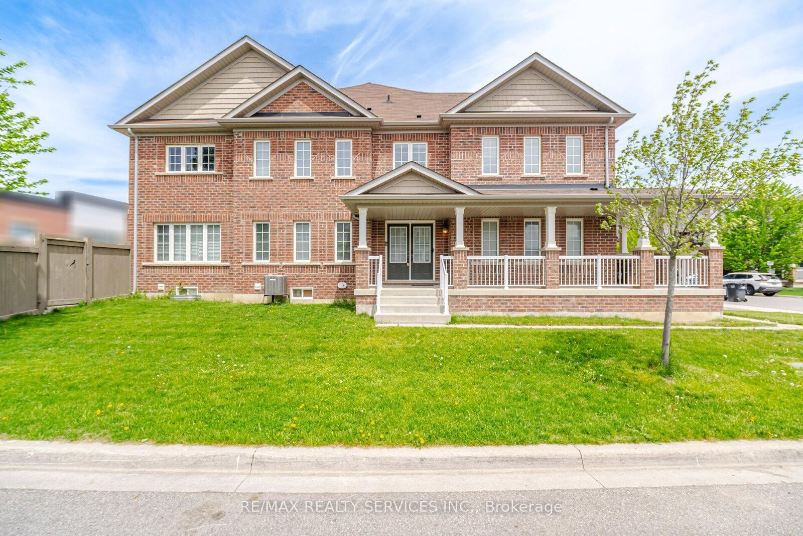 Property Photo:  144 Baffin Crescent  ON L7A 4K9 