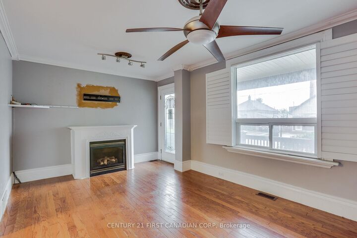 Property Photo:  16 Lansdowne Avenue  ON N5Z 1X8 