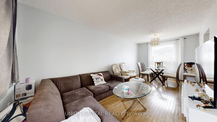 Property Photo:  142 Wright Crescent  ON L1S 6X6 