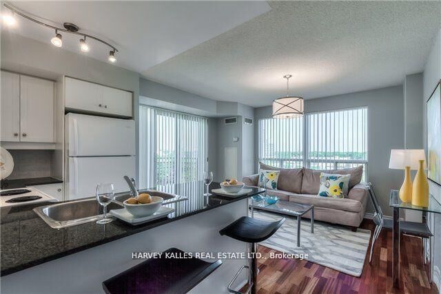Property Photo:  19 Barberry Place W 703  ON M2K 3E3 