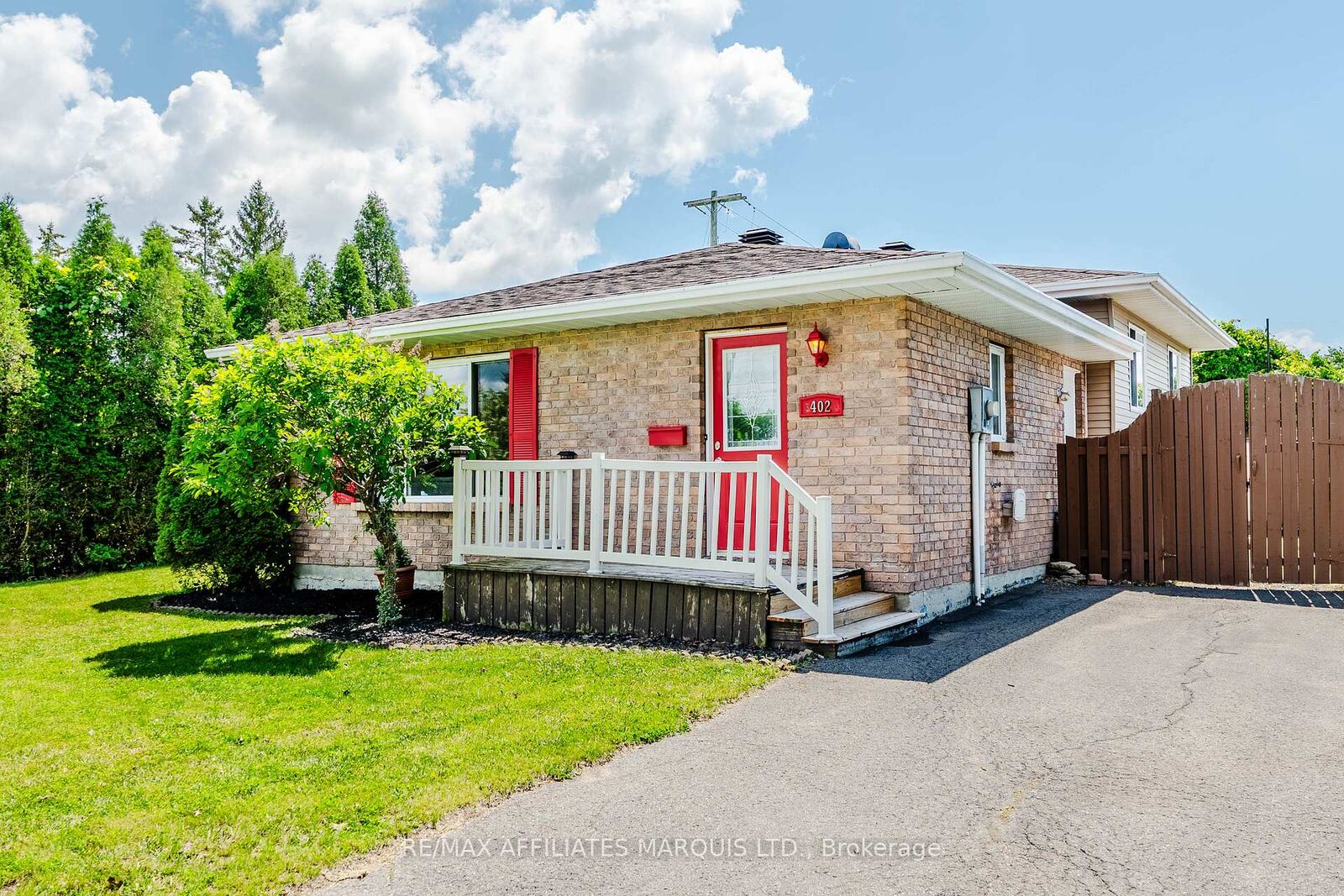 Property Photo:  402 Cline Avenue  ON K6J 5M8 