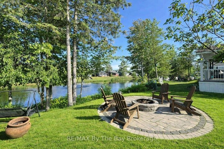 Photo de la propriété:  13 White Pines Trail  ON L9Z 1X7 