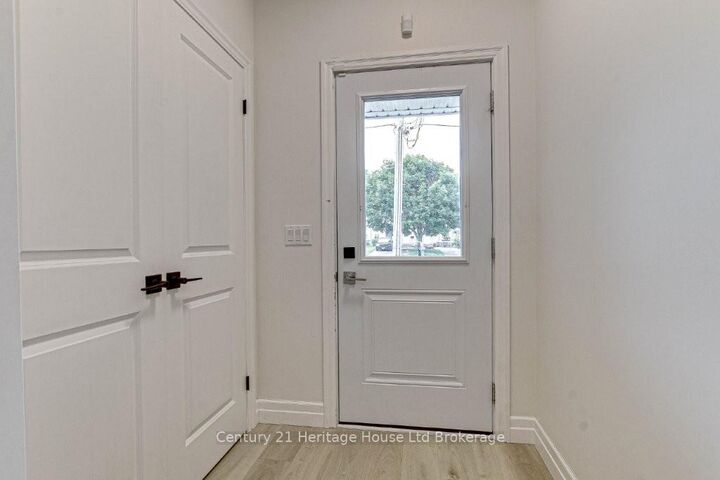 Property Photo: 50 Blandford Street 2 ON N4S 7H6