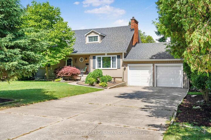 Property Photo:  9 O'Brien Drive  ON N7M 2E5 