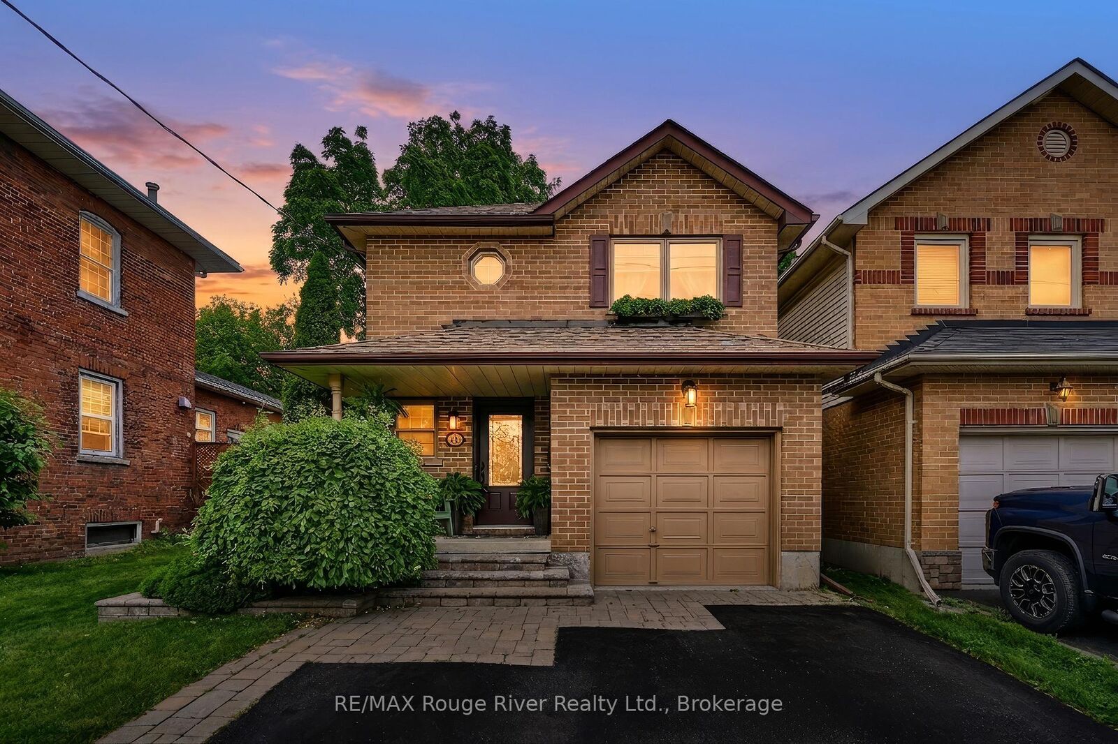 Property Photo:  100 Queen Street  ON L1C 1M6 