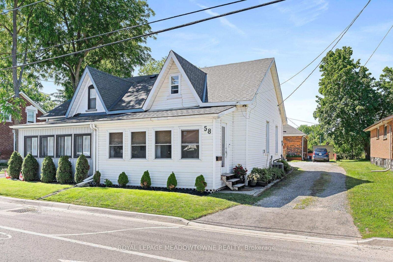 Property Photo:  58 Young Street  ON L7J 2G6 