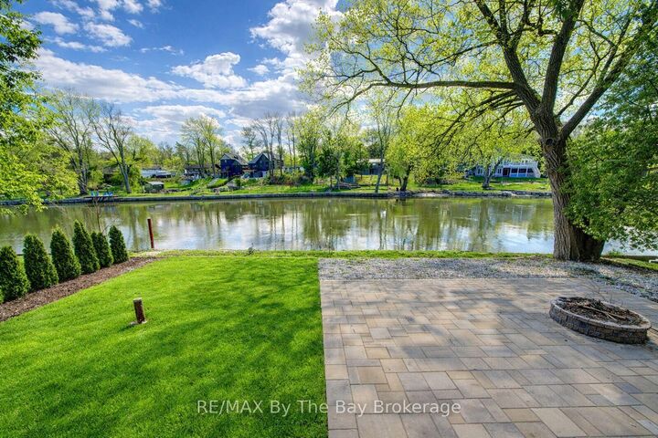 Property Photo: 646 Oxbow Park Drive ON L9Z 2V2