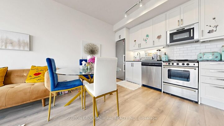 Property Photo:  20 Gatineau Drive 1708E  ON L4J 0L3 