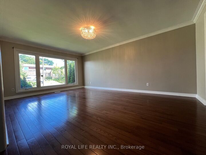 Photo de la propriété:  10 Saddletree Drive  ON M2H 3L3 