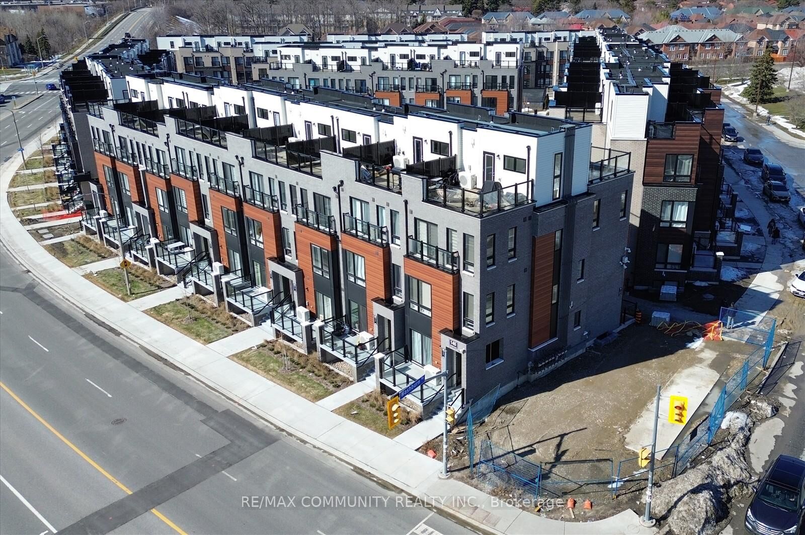 Photo de la propriété:  145 Tapscott Road 21  ON M1B 0E8 