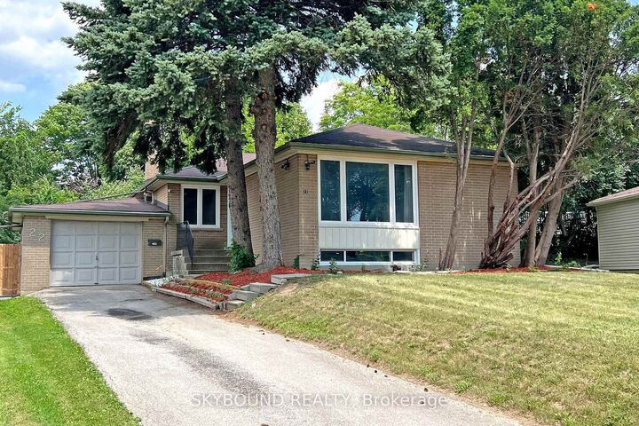 22 Royal Doulton Drive — photo 1