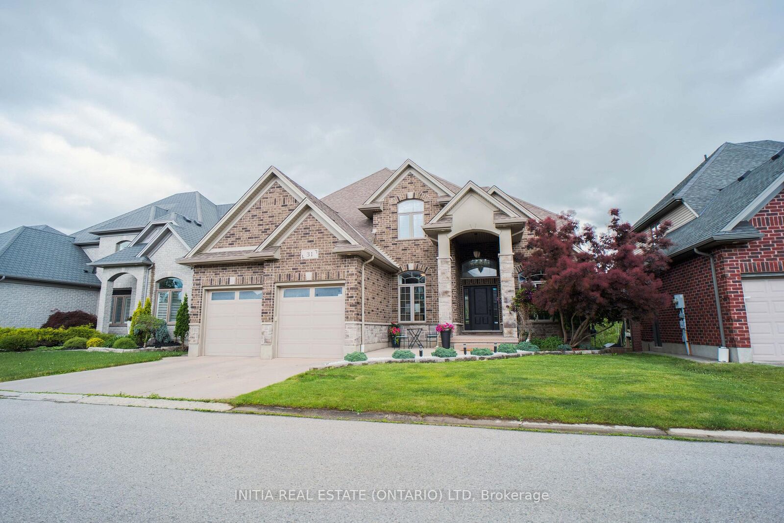 Property Photo: 515 Skyline Avenue 31 ON N6G 0H4