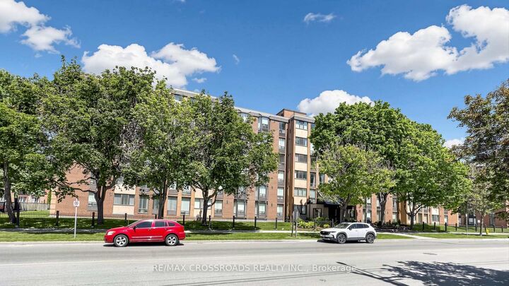 Photo de la propriété:  1530 Pickering Parkway 206  ON L1V 3V8 