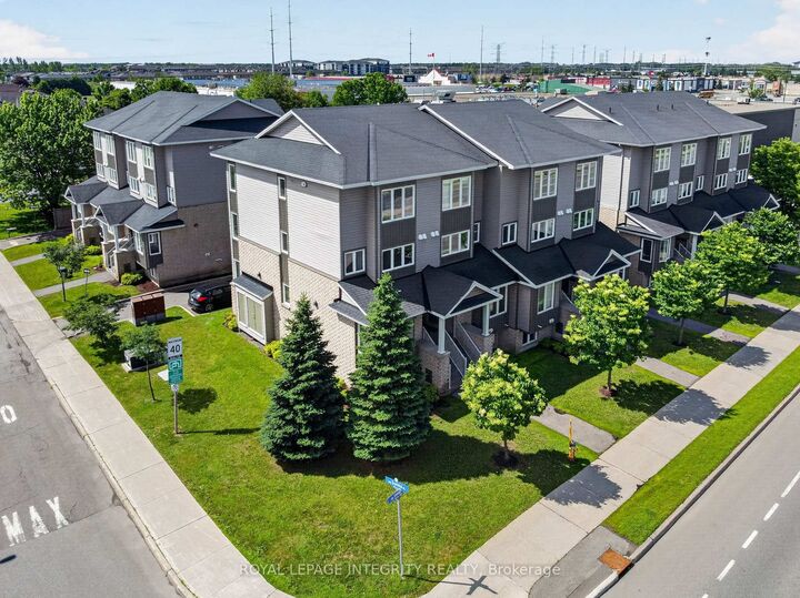 Photo de la propriété:  4528 Innes Road C  ON K4A 0X5 