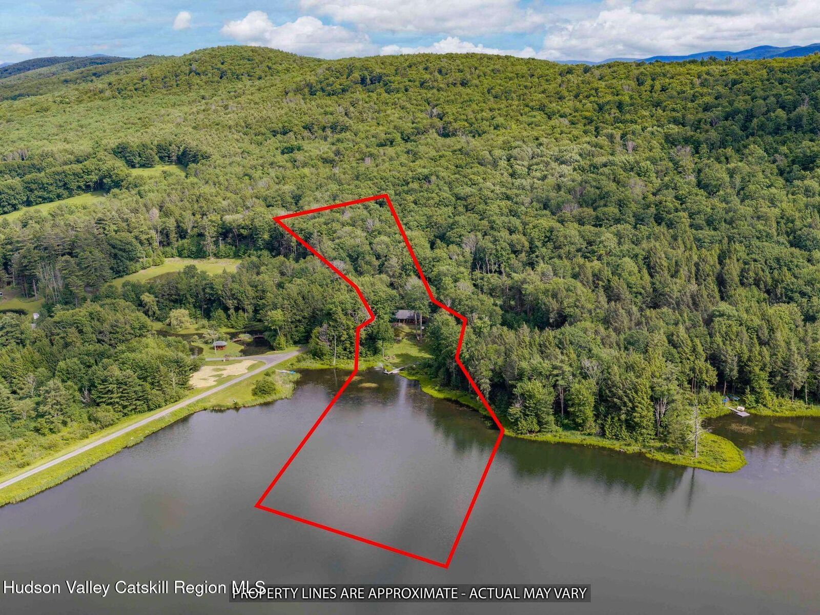 Property Photo:  102 Trails End  NY 12093 