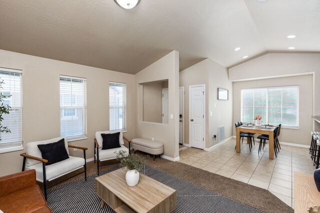 Property Photo: 1147 N Abbotsford Dr UT 84054