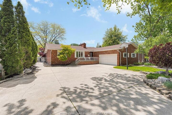Property Photo: 274 Irwin ON N8M 2T6