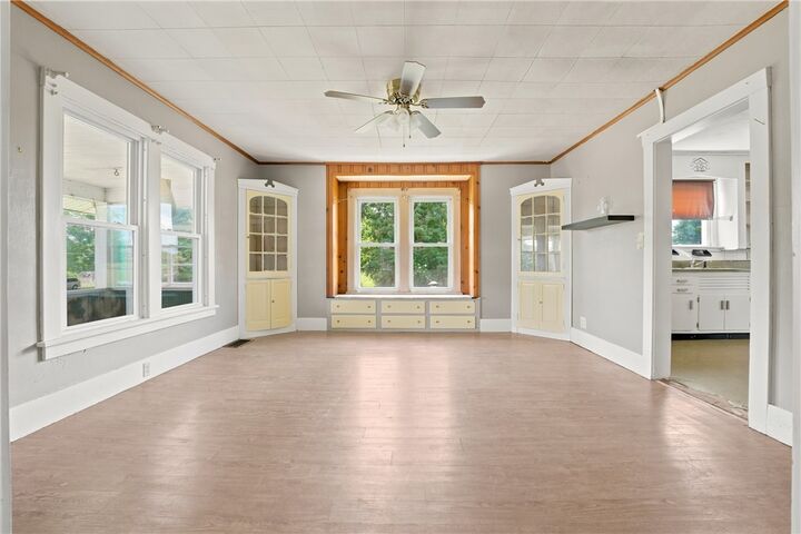 Property Photo:  729 Mercer Rd  PA 16125 