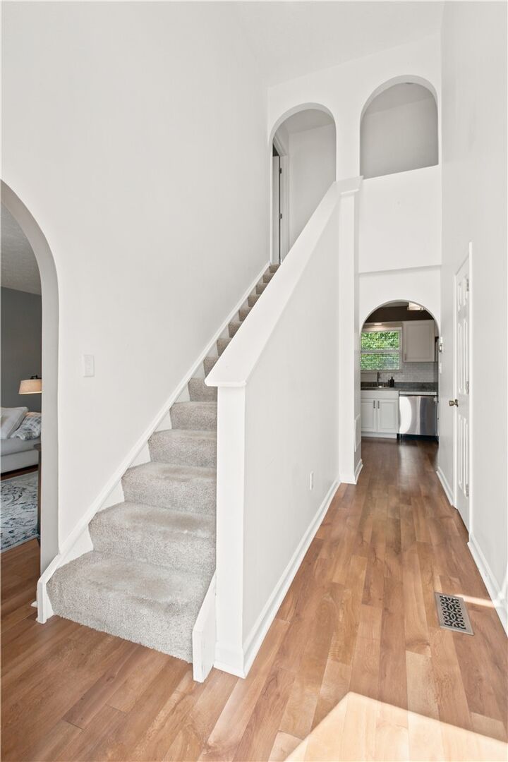 Property Photo:  422 Skylark Dr  PA 15108 