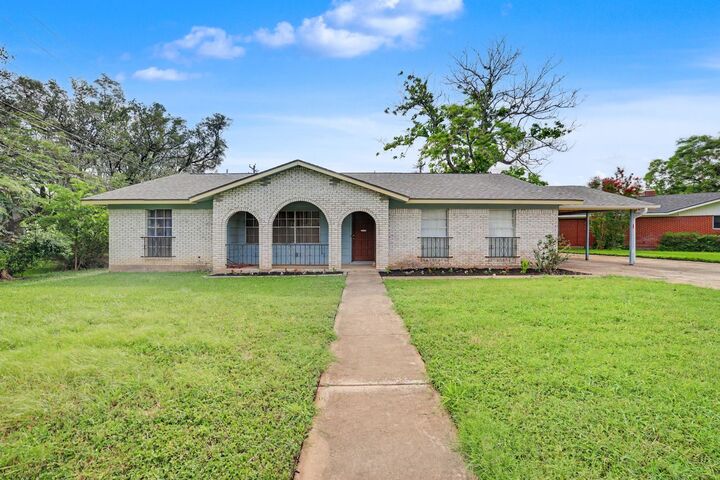 Property Photo:  1811 Terry Lane  TX 78628 