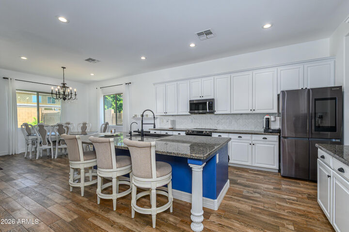 Property Photo:  9456 W Via Del Sol --  AZ 85383 
