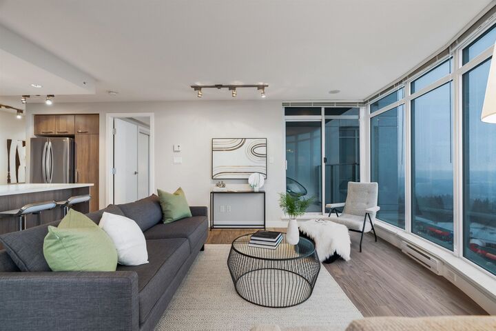 Property Photo:  958 Ridgeway Avenue 1802  BC V3K 0C5 