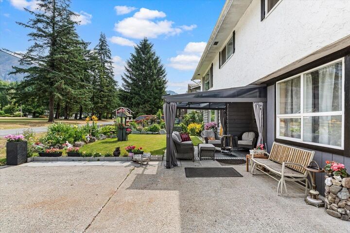 Property Photo:  300 Robertson Crescent  BC V0X 1L4 