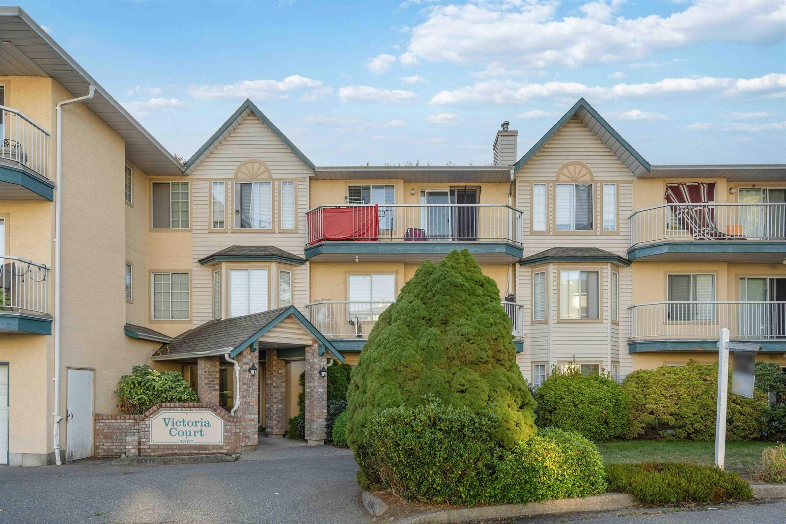 Property Photo: 2567 Victoria Street 206 BC V2T 2T4