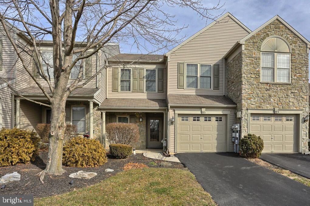 Property Photo:  1921 Limestone Drive  PA 17036 