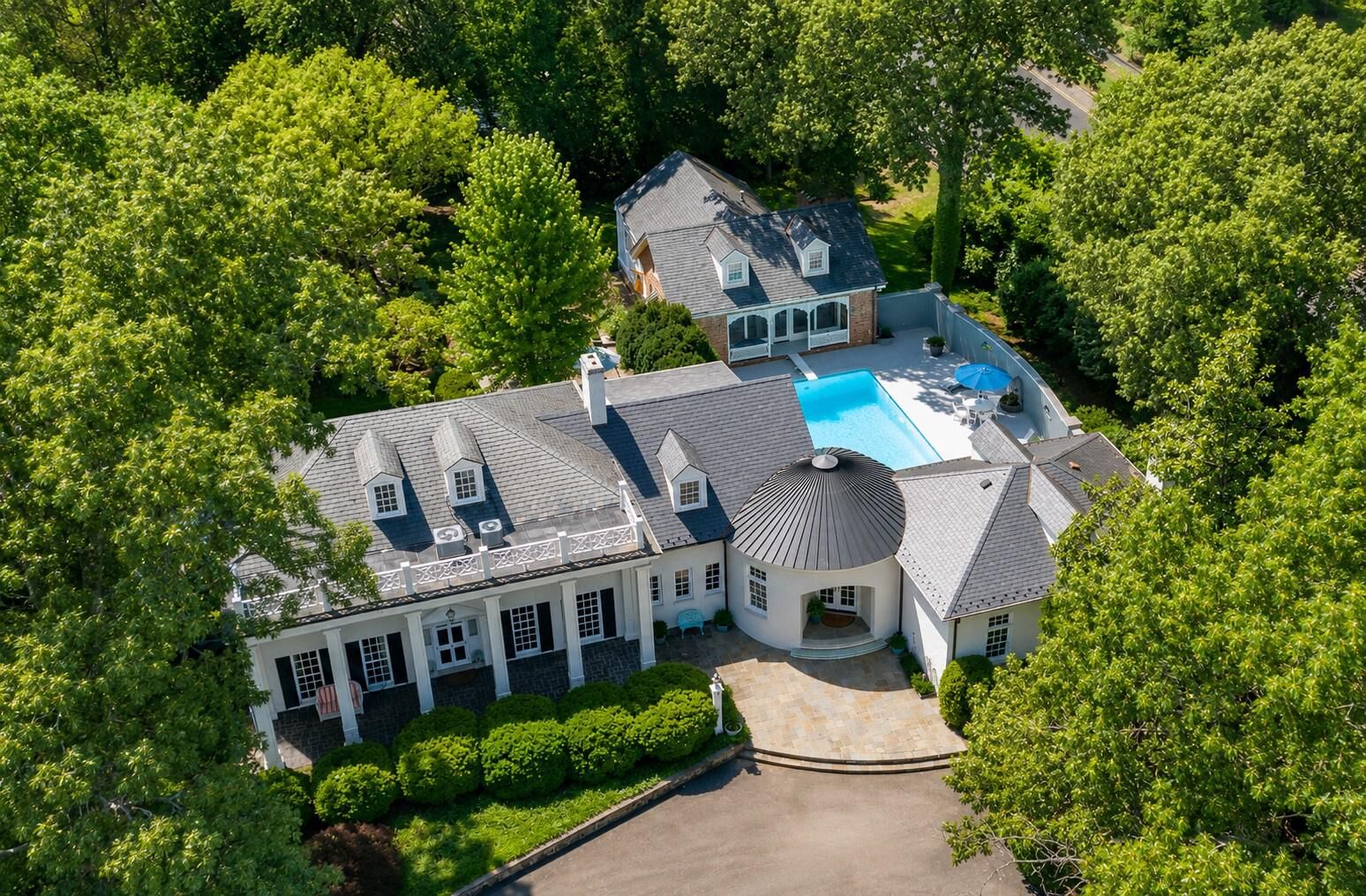 Property Photo:  812 Beverly Drive  VA 22401 