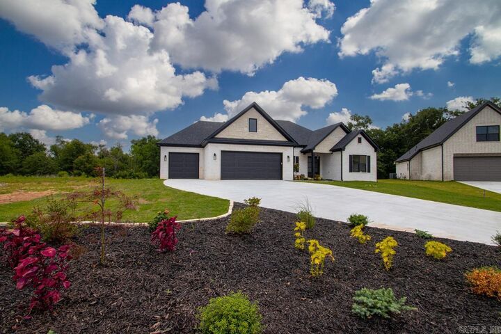 Property Photo: 611 Corondelet Lane AR 72113