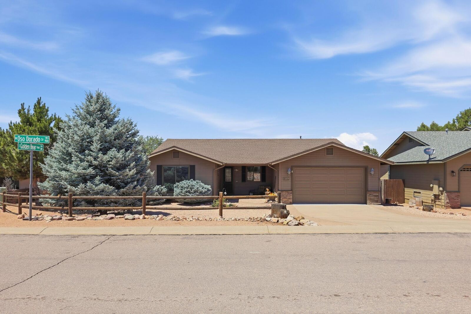 Property Photo:  806 W Oso Dorado Circle  AZ 85541 