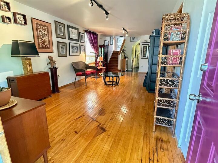 Property Photo:  958 Redwood Avenue  MB R2X 0X8 