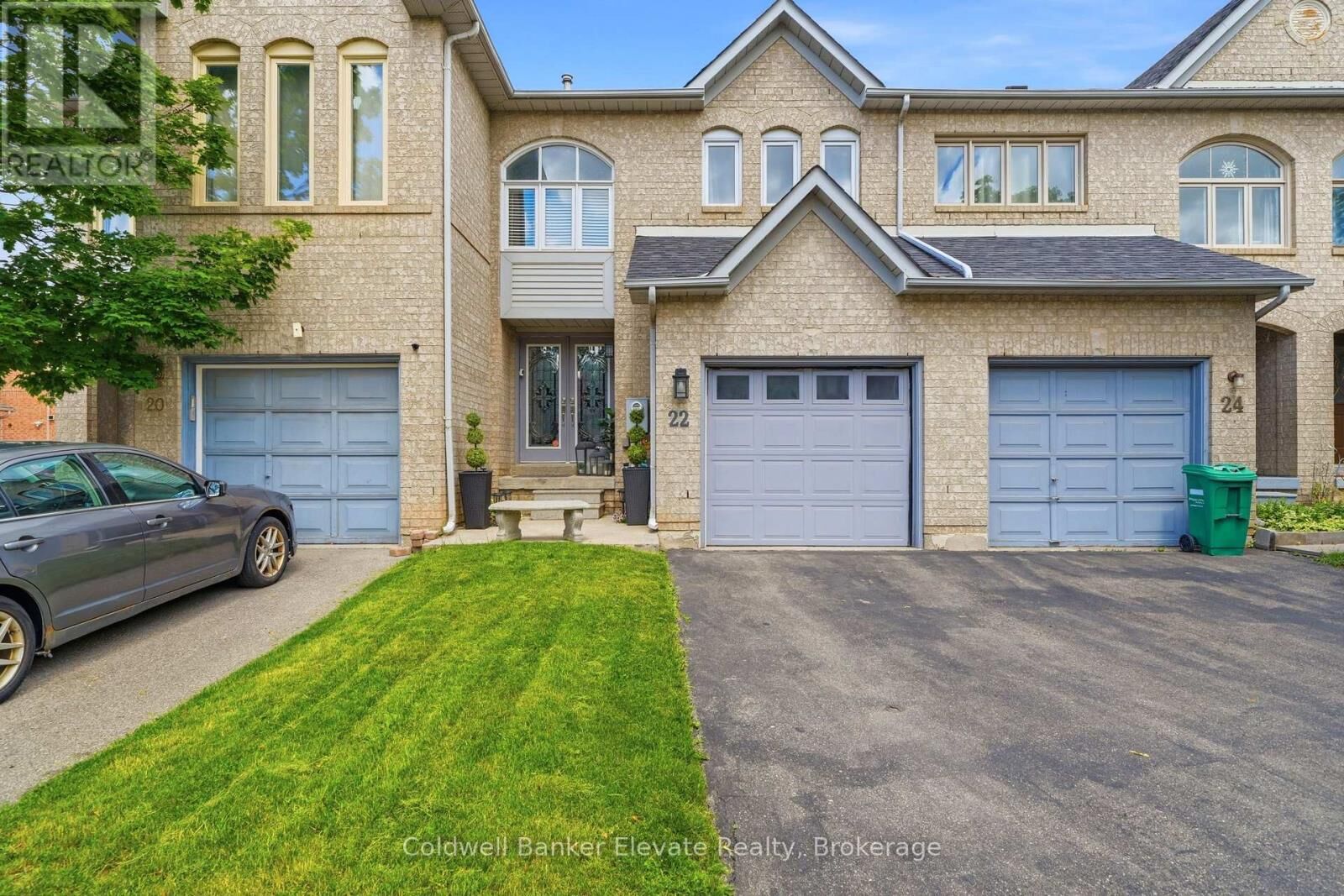 Property Photo:  22 Goldenlight Circle  ON L6X 4N6 