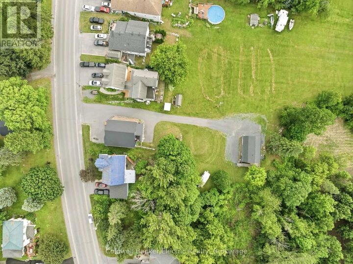 Property Photo:  765 Palace Road  ON K7R 3K9 