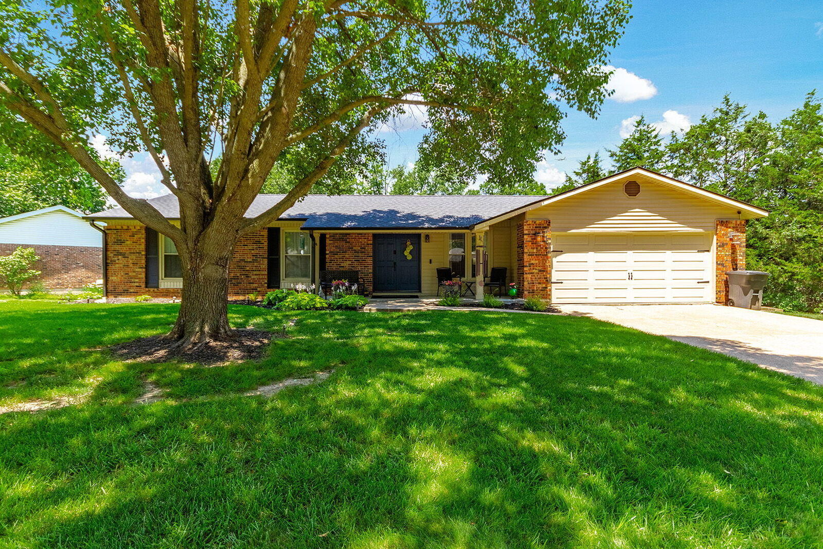 Property Photo:  1405 Dorcas St  MO 65265 