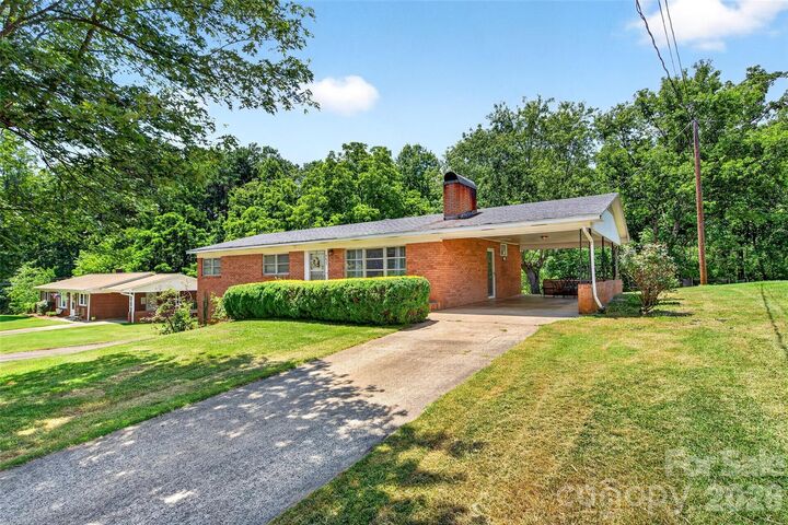 Property Photo: 4625 Callaway Drive NC 28690