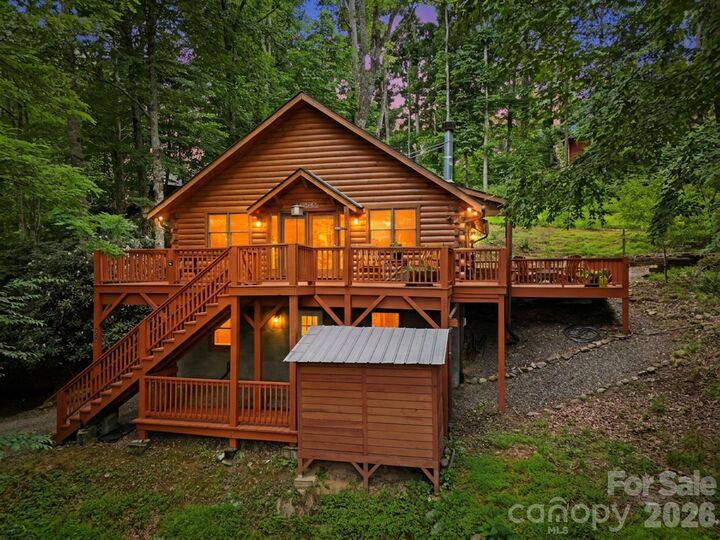 Property Photo:  176 Ravens View  NC 28607 