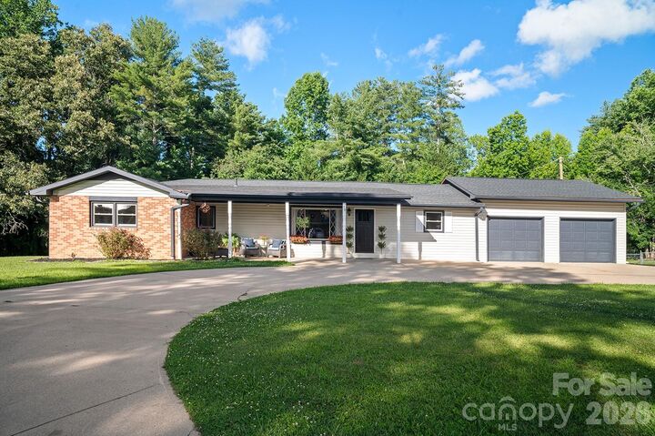 Property Photo:  98 N Pinecrest Lane  NC 28739 