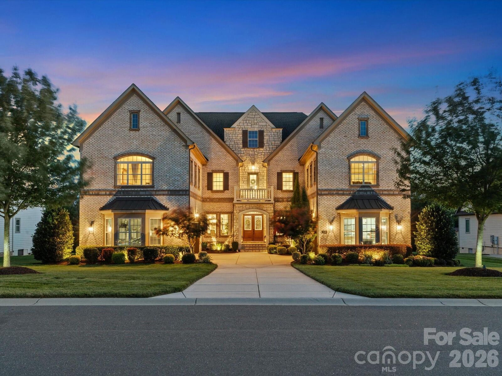 Property Photo:  1124 Ladera Drive  NC 28173 