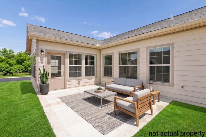 Property Photo:  1931 Sussex Way  OH 43302 