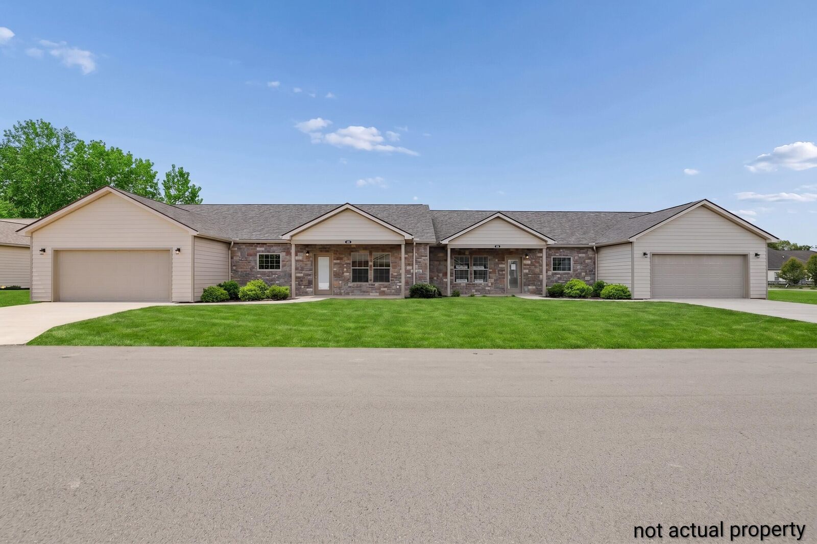 Property Photo:  1929 Sussex Way  OH 43302 